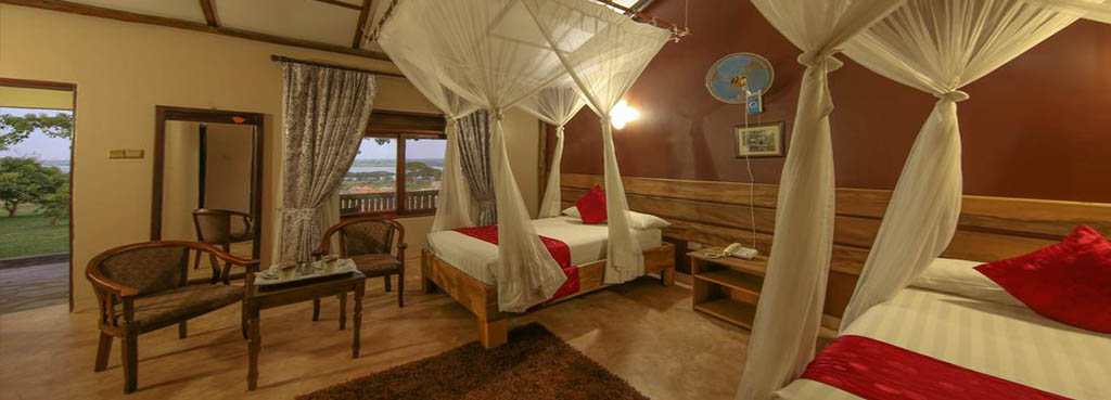 Pakuba Safari lodge twin room